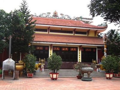 Tranhungdaotemple.jpg