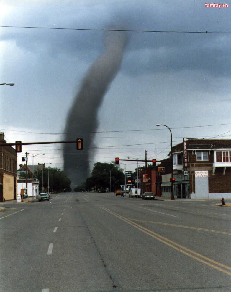 48478583_tornado.jpg