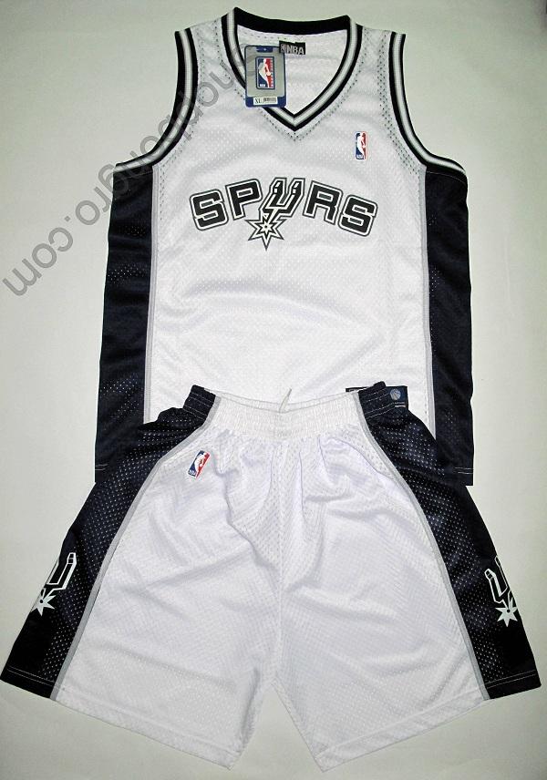 Bo_Spurs_trang_01.jpg