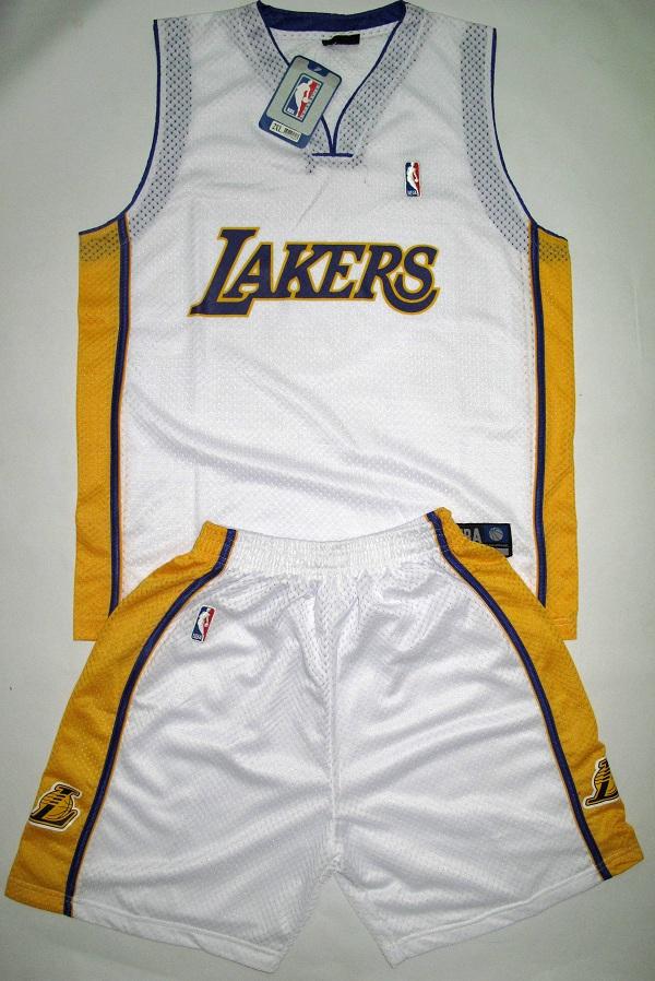 Bo_Lakers_trang_01.jpg