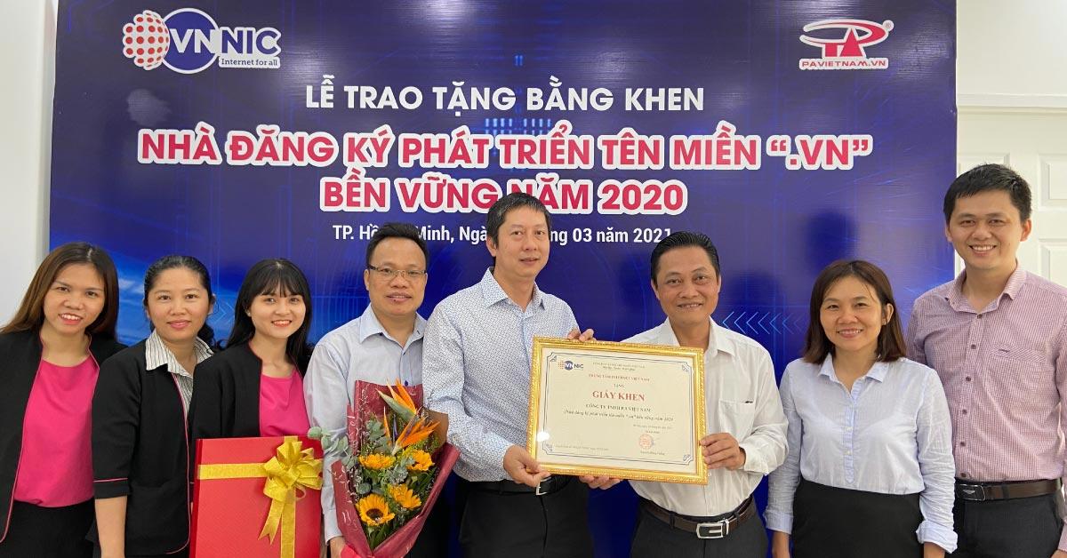 VNNIC trao tang bang khen PA 2020 - 3.jpg